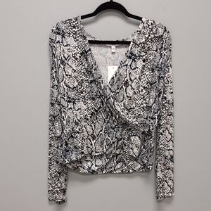 NWT Toboggan White Label Jeanie XL Top. Black/White/Python
